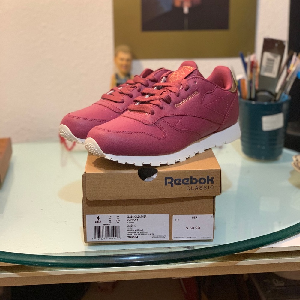 Gradeschool / Woman’s Reebok Classic